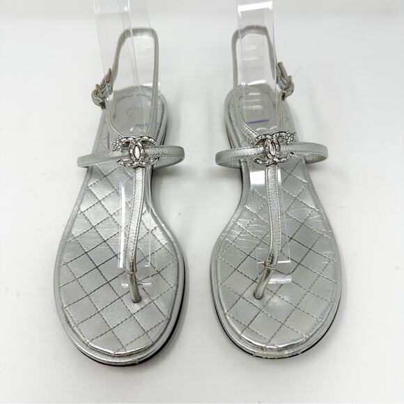 Chanel Silver Leather Crystal Embellished Interlocking CC Thong Flat Sandals - Picture 1 of 13